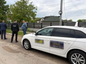 Percheziții la Căușeni: 30 de persoane, investigate de CNA într-o schemă de fraudare a examenelor auto